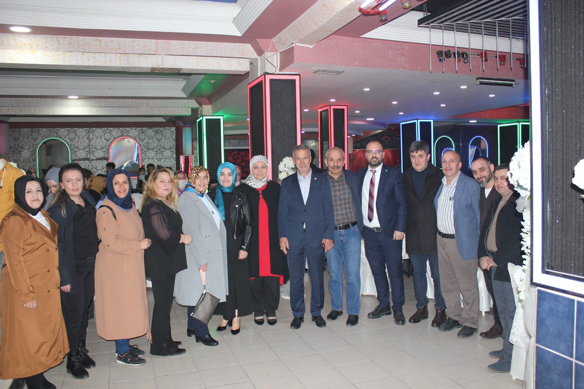 SiyadMerkez's tweet photo. KADIKÖY ŞUBEMİZİN İFTAR PROGRAMINA KATILDIK !

Kadıköy şubemizin düzenlemiş olduğu iftar programına genel merkez yönetim kurulu arkadaşlarımızla katılarak,  hemşehrilerizle sohbet edip iftarımızı yaptık. https://t.co/kAvCCcaxx2