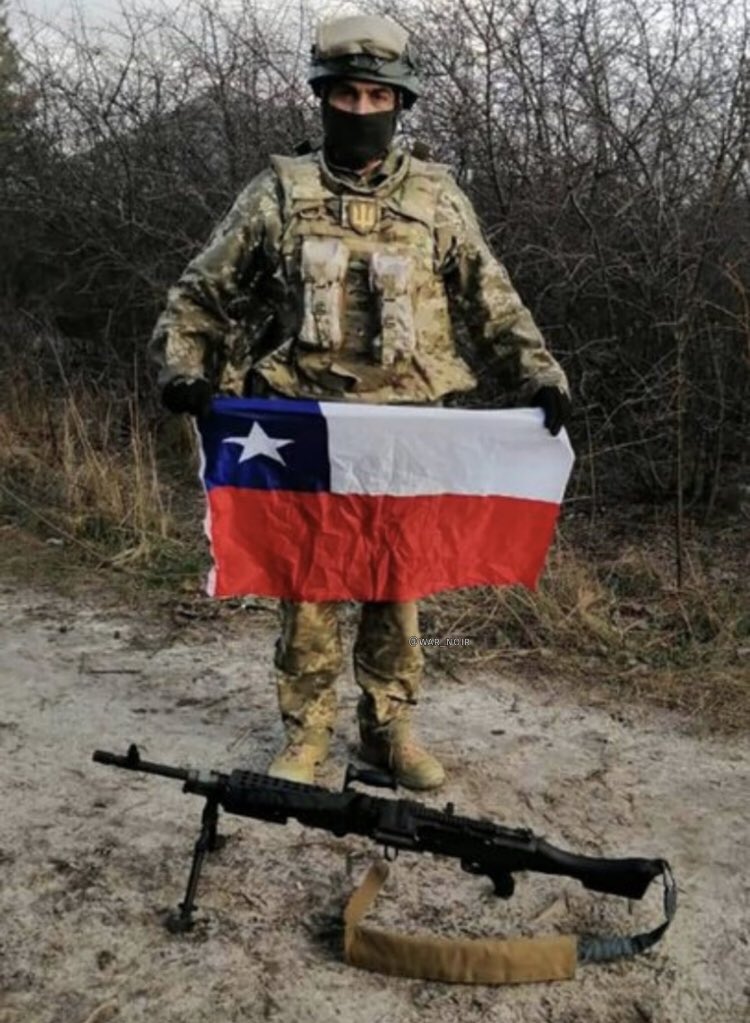 visegrad24's tweet image. Chilean volunteer soldier fighting for Ukraine against the Russian Army.

🇨🇱🇺🇦