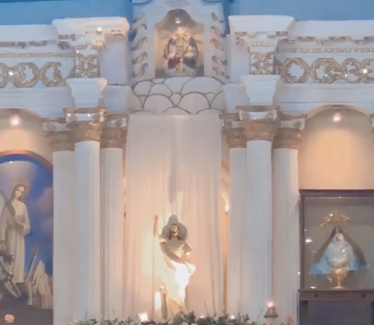 GiseArriaga's tweet photo. Alégrense JESÚS está vivo!!! Felices pascuas de Resurrección! https://t.co/zXgGBbYVI5