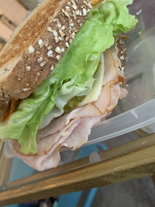 I&rsquo;ll make you a #sandwich 😍 https://t.co/U26sAvwEVY<a href="/tag/sandwich"class="tags">#sandwich</a>