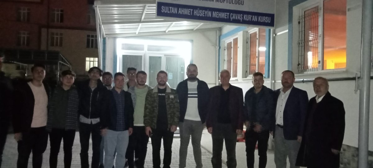 📍SULTAN AHMET YATILI KURAN KURSU 

Sahurumuzu İl Başkanımız Abidin Çağlayan, Merkez İlçe Başkanımız Mustafa Bayır ve Teşkilatımızın katılımlarıyla Sultan Ahmet Yatılı Kuran Kursundaki öğrenci kardeşlerimizin Sahur sofrasına misafir olarak tamamladık. 

Ramazan birlikte güzel🌙