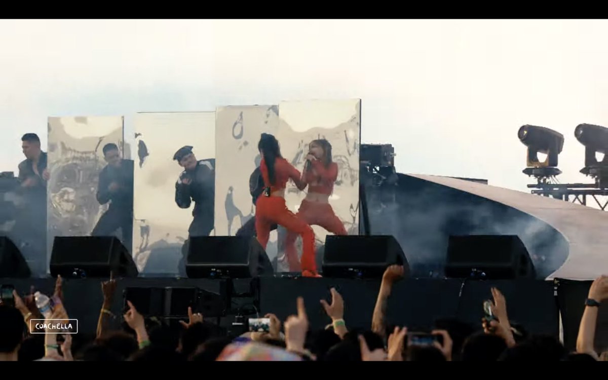 KPhanpanich's tweet photo. เวทีเป็นของเทอ! เทอมันแน่ แน่มาตลอด สุดยอดมากๆเจ้าแสบ  #MILLILiveatCoachella https://t.co/QKdXlCpcP1