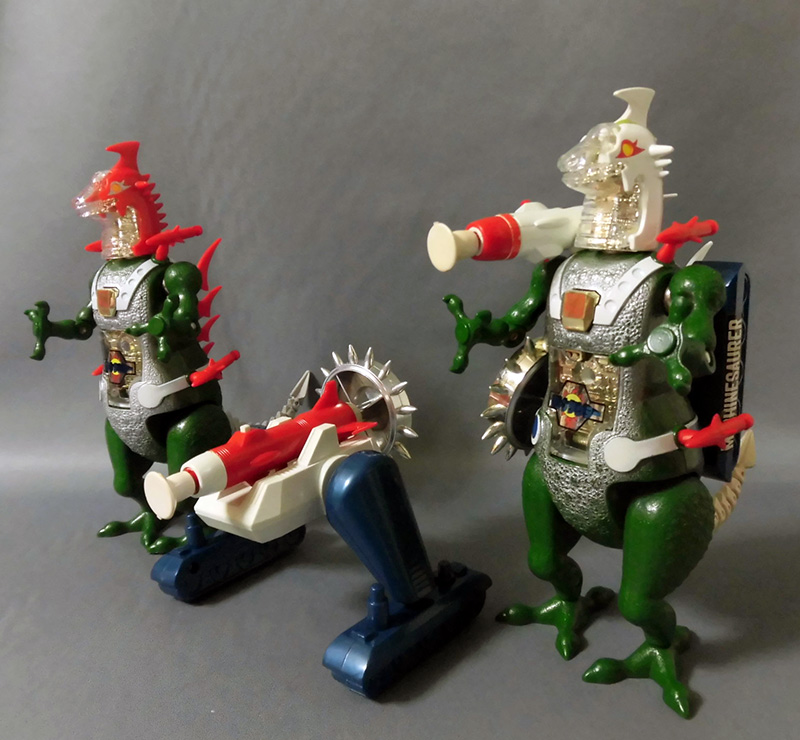 恐竜の日なのできょうりゅうサイボーグ マシンザウラー。 ユージンの