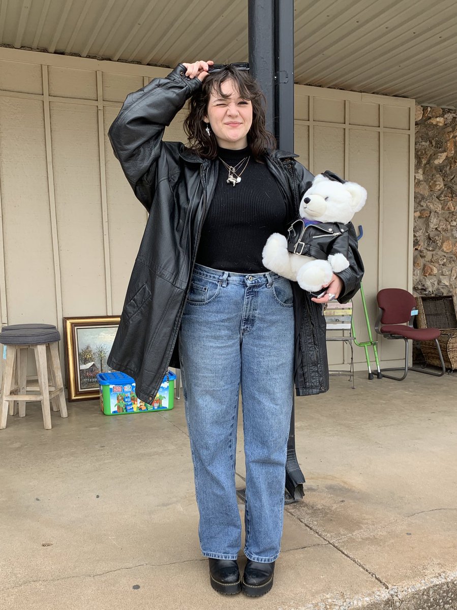 MadisonYellow's tweet image. the sun trying to break after the rain &amp;amp; my teddy bear twin &amp;lt;3 lovely day