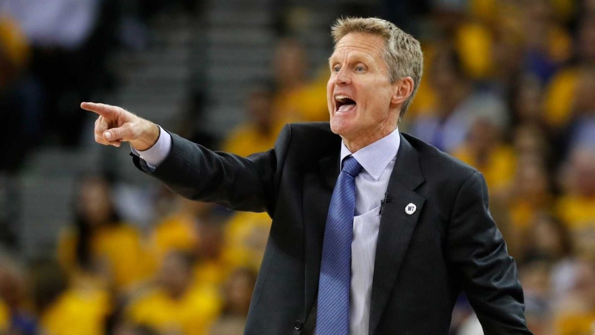 Why is Gordon Ramsay coaching the golden state warriors? https://t.co/LAyfUJ1Z3w