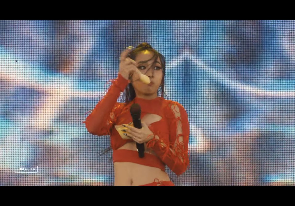 ted6104's tweet image. นี่แหละ Soft Power ของจริง โชว์พาร์ทของมิลลิ ใน Coachella ดีมาก ดีแบบที่เราร่วมภูมิใจกับเธอได้เลย เธอยังคงเป็นตัวเอง แคแรคเตอร์ขี้เล่นแต่เก่งทุกอย่างทั้งร้อง เต้น แรพ ได้โชว์หมด ในเวลาแค่ไม่กี่นาที แถมยังชวนคนมากินข้าวเหนียวมะม่วงที่เมืองไทยอีกด้วย #MILLILiveatCoachella