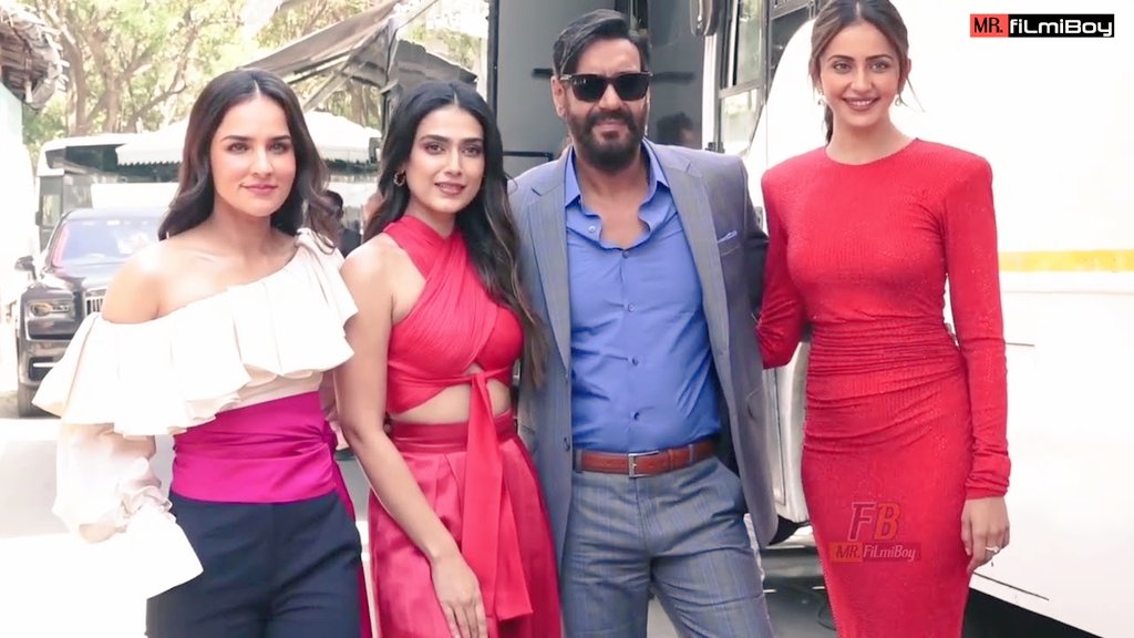 MR_filmiboy's tweet photo. Rakul Preet Singh and ajay devgn   spotted look in  promoting Movie Runway 34 At Kapil Sharma Show

Follow --->@MR_filmiboy
#RakulPreetSingh #RakulPreet
#AjayDevgn #Runway34
#KapilSharmaShow #mr_filmiboy
#bollywoodnews #celebrityleaked
#celebrityspotted

https://t.co/pKawXUI1MV https://t.co/r05nYdSLTK