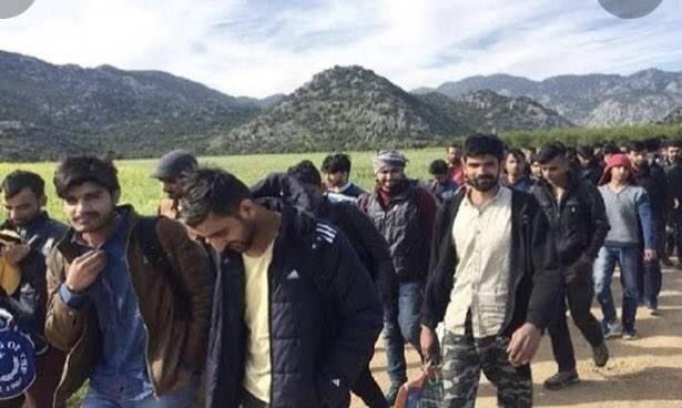 friedrichxq_s's tweet photo. 15 milyon mülteci, mülteci değil işgalcidir..! Çocuklarımızın yarını için,
Vatanını seven herkes, bu twitin altına #MülteciKampıDeğiliz etiketini koysun ki sesimizi duyuralım.. https://t.co/QfvZerynwF
