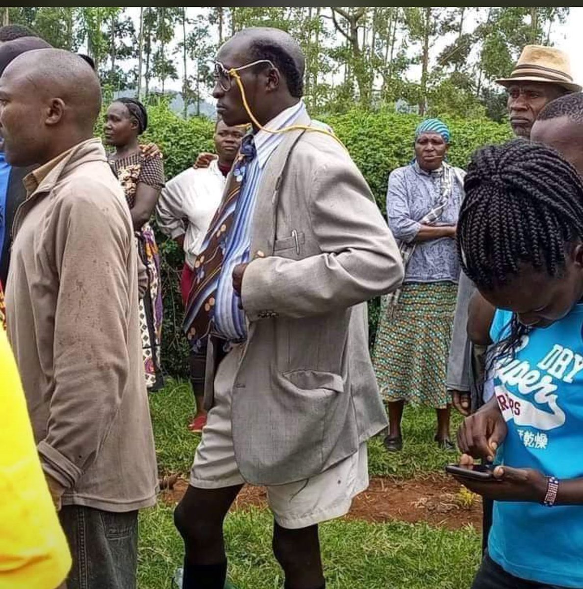 MRSMuruguu's tweet photo. H.E @RailaOdinga supporters are not ashamed of being different. We are the change! @MuruguKaritu 🤣🤣🤣🤣 https://t.co/kWiwuFX4By