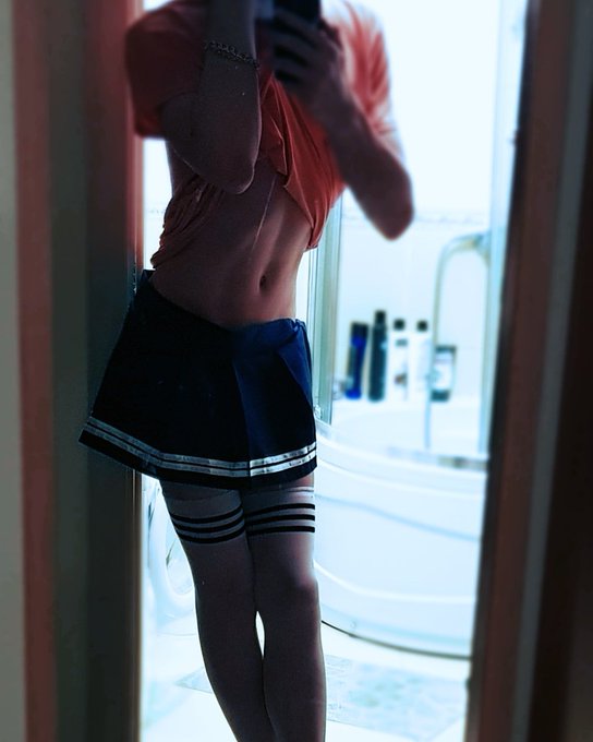 2 pic. I want to meet a man for a relationship? all info in comments?
#tgirl #shemale #butt #cuteboy