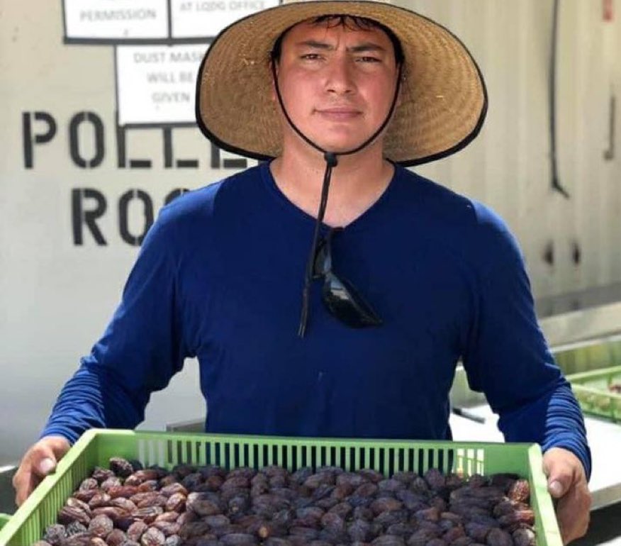 UFWupdates's tweet photo. @JortsTheCat It’s a valley in California where lots of farm workers labor in extreme heat to send dates, melons, grapes and other produce across the USA and around the world. Hundreds of millions of dollars worth.

(You will also get other answers mijo, but sometimes they forget this part!) https://t.co/9eOOnQccVH