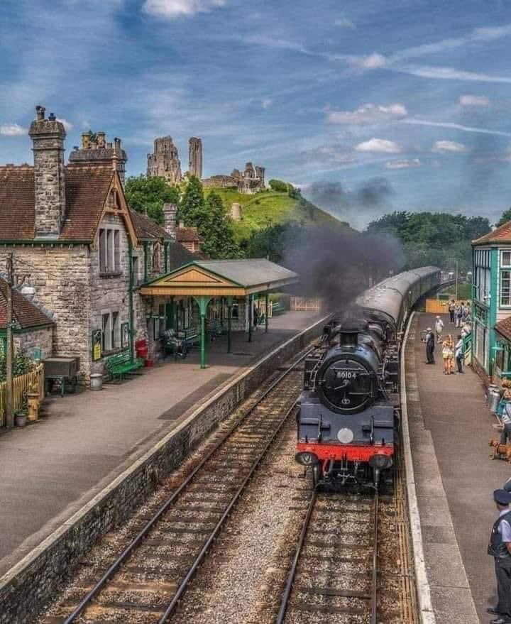 Corfe Castle Railway Station England🇬🇧