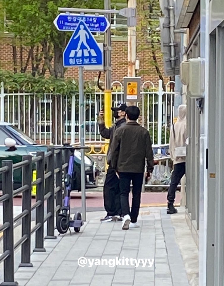 종성이 생카 하나하나 사진찍어주고 가는게 진짜 감동임.. 🥺🥺