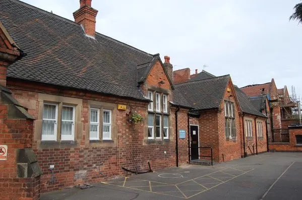 HAPPY EASTER RUDDINGTON! ⛪️

All three of our village churches have services this morning to remind us of #TheTrueMeaningOfEaster.

MORE: 🔎 RUDDINGTON.info/events/#event=…

#EasterDay #Ruddington <a href="/StPetersRudd/">St Peters Ruddington</a> <a href="/RuddingtonBC/">Ruddington Baptist</a> <a href="/MethodistGB/">The Methodist Church</a>