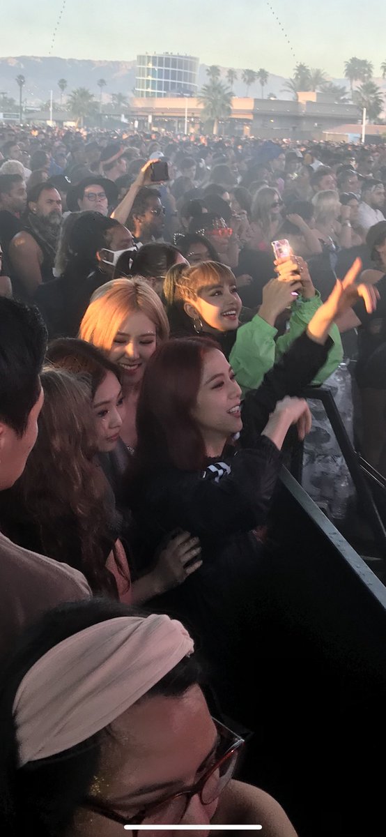 flirtychls's tweet photo. unseen photo of blackpink at coachella 2019 https://t.co/i64tywhkhD