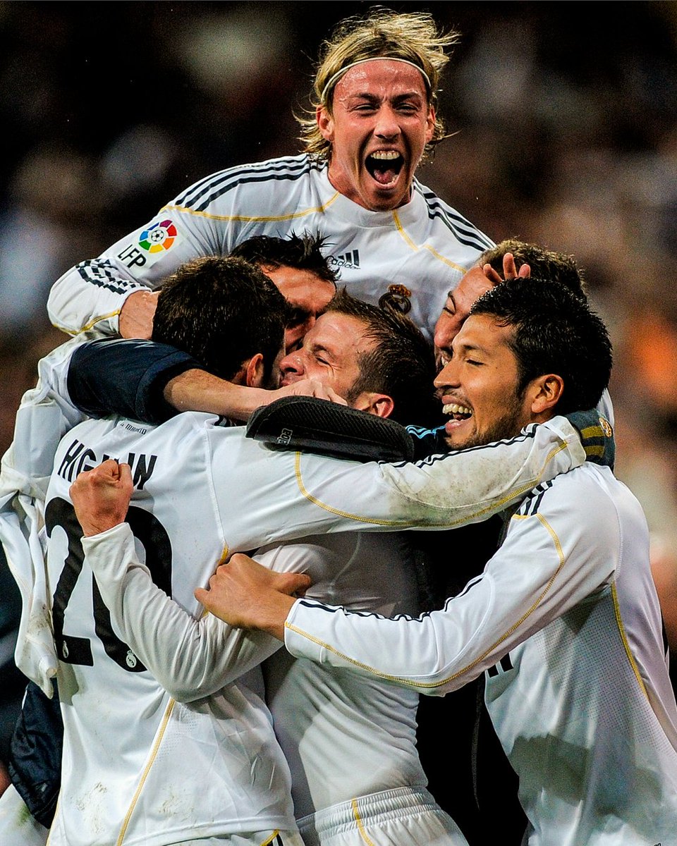 realmadrid's tweet photo. 😄 #SevillaFCRealMadrid 😄 https://t.co/FdrSBuqO7M