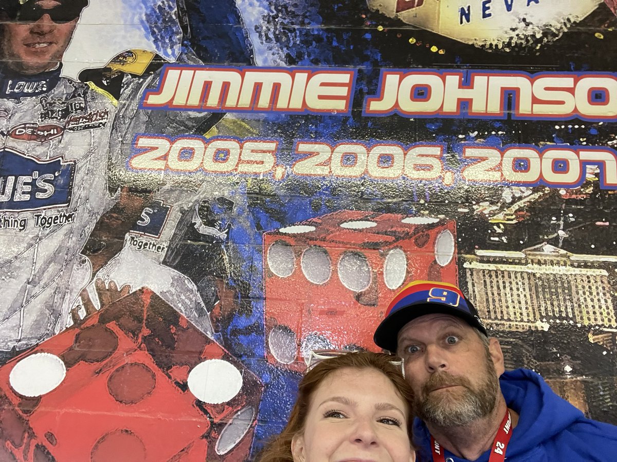montanaangel1's tweet photo. I cannot wait to go back to NASCAR 💛💙 #di9 #engineengine #9 https://t.co/VCRXMYgqx0