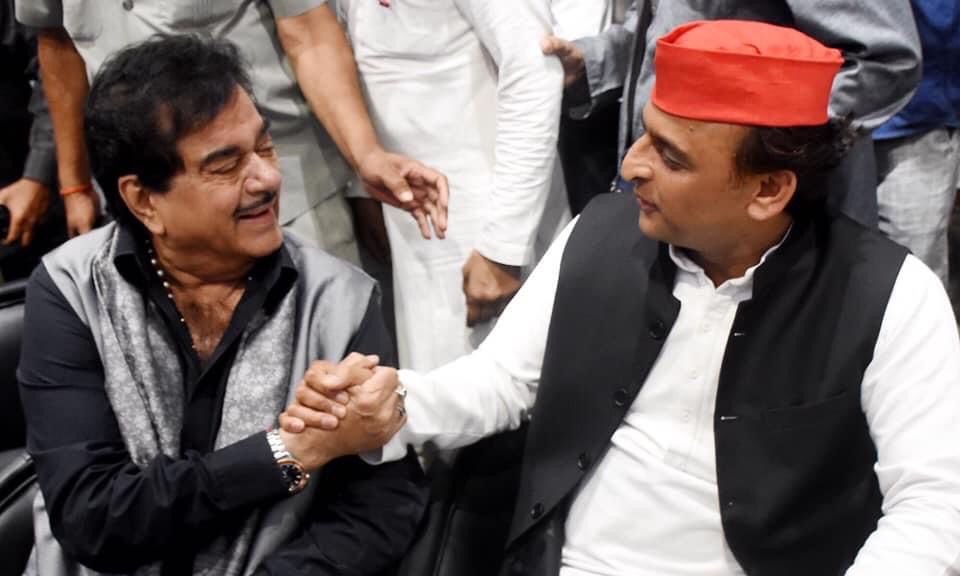 टीएमसी के प्रत्याशी शत्रुघ्न सिन्हा जी ने आसनसोल लोकसभा से 3 लाख से भी अधिक वोटों के अंतर से भाजपा प्रत्याशी को हराकर जो ऐतिहासिक जीत हासिल की है उसके लिए उन्हें और सुश्री ममता बनर्जी जी के कुशल नेतृत्व को हार्दिक बधाई!

भाजपा का विधानसभा उपचुनाव की सभी सीटें हारना बड़ा संकेत है।