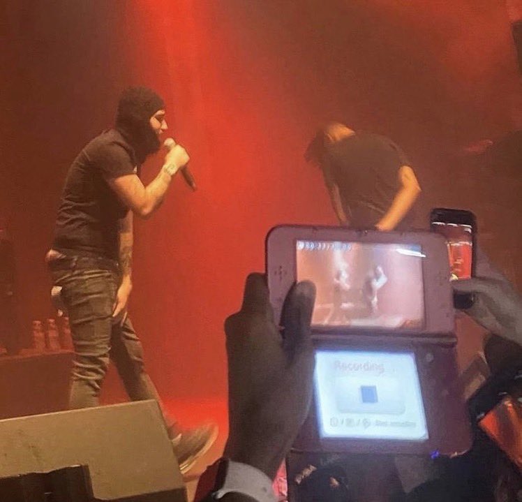 Recording a concert off a 3DS is insane💀