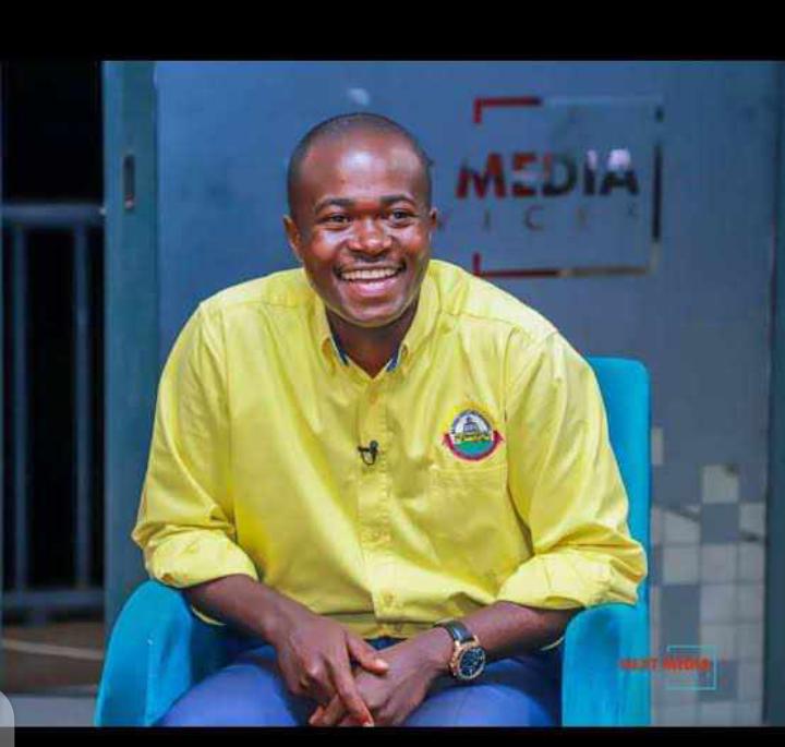 HarunaKiggundu's tweet photo. @DaudiKabanda Happy Birthday bro. Thanks for being different. U have been a fighter since your days at Mbabule. You have fought thru to success. Blessings follow u. HBD Honourable. https://t.co/lcG4t1hMnK
