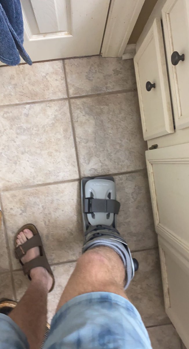 PattonWilson5's tweet photo. One year ago today I had my injury, went into surgery couple hours later, worked hard to get where I am today! lesson here is overcome and prevail! 💪🏻 Never know who is watching! 🙏🏽 https://t.co/jd1kmEns5K