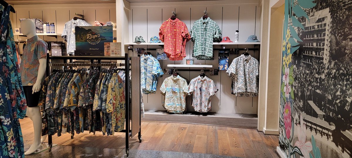SaintRuckus's tweet photo. Shopping for Aloha shirts with dad.  #AlohaForever https://t.co/2WF5MrsN84