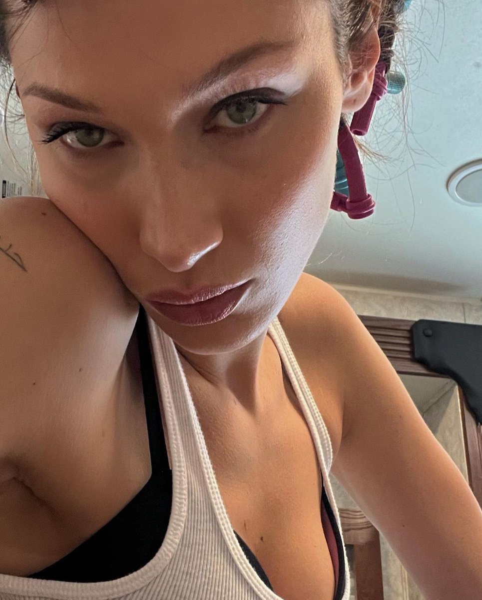 Bhadidcol's tweet photo. ¡QUE HERMOSA! Bella Hadid vía Instagram post. 💕 https://t.co/6yP1KCx5BT