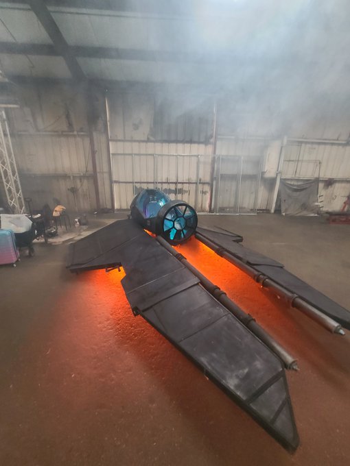 Getting the lighting ready for tomorrow's shoot with @thetazvalentine as Darth Talon! https://t.co/T<a href="/tag/yearofthetiger"class="tags"><span>#yearofthetiger</span></a>