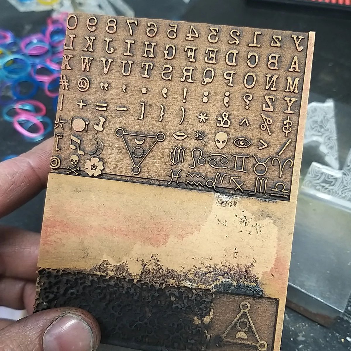 darksun_studio's tweet image. Did you know...that you can engrave linoleum on a laser cutter?
It&apos;s true. These are some tests as I try and dial in the settings (I love to tinker).
#MakersGonnaMake #BlockPrinting #PewPewLasers #laserengraving #ig