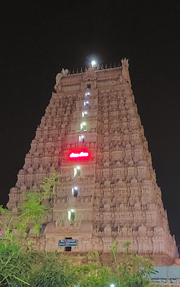 Bunparotta's tweet image. சித்திரை பௌர்ணமி நாளில் நண்பர்களுடன் திருவண்ணாமலை வலம் 🙏

அண்ணாமலையாருக்கு அரோகரா!!!

#thiruvannamalai