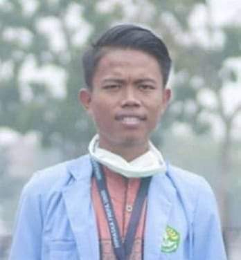 WagimanDeep212_'s tweet photo. Kaharuddin baru bulan kmaren ultah 23th tapi dia sudah merasaken Kesejahteraan dan Kebebasan mreka yg idup di jaman Orba dan bisa menjelaskan scara gegap gempita masa2 keemasan mahasiswa era ituh. 
Haqul yaqueen dia inih reinkarnasi dari kucingnya mba Titiek https://t.co/sTwULg46yV