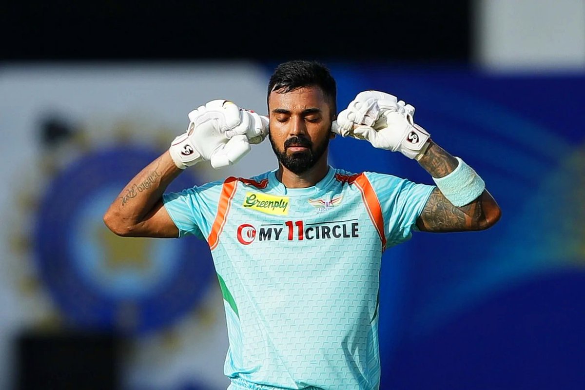 lyfxp_'s tweet photo. Ppl trolling @LucknowIPL for their kit.
Meanwhile @klrahul11 be like: https://t.co/SwsPVXjc0Y