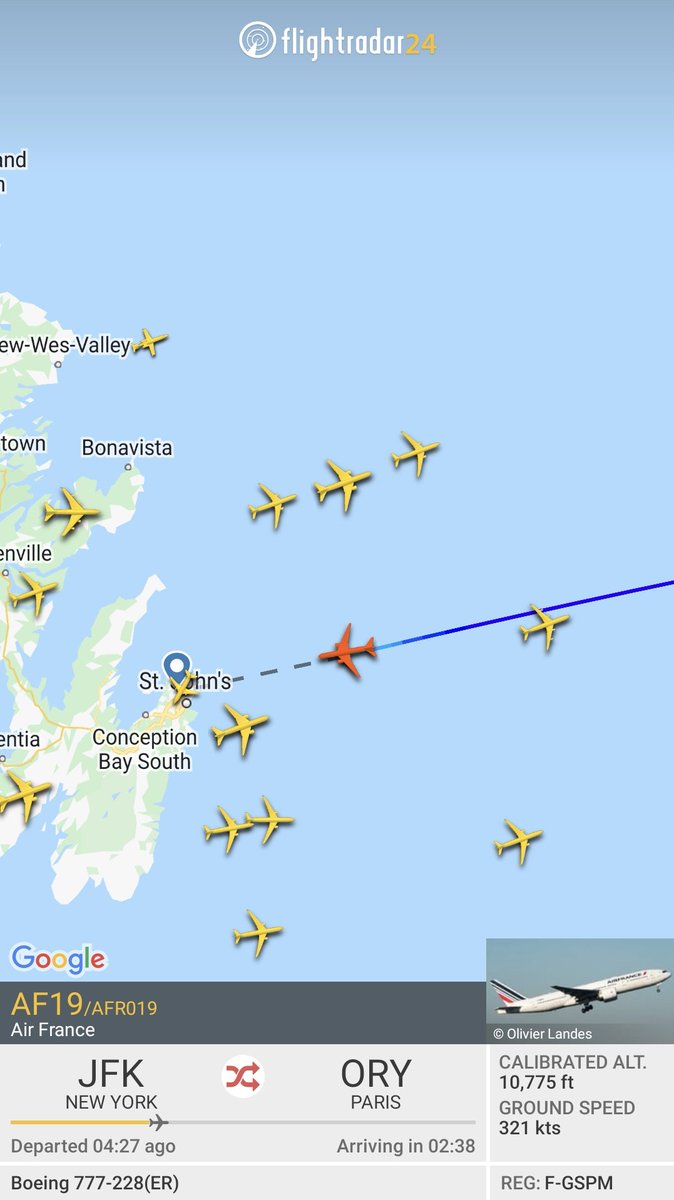 SocMedGirlyyj's tweet photo. #AF19 descending rapidly - possibly into #StJohns Newfoundland? https://t.co/cpr4MXHLPQ