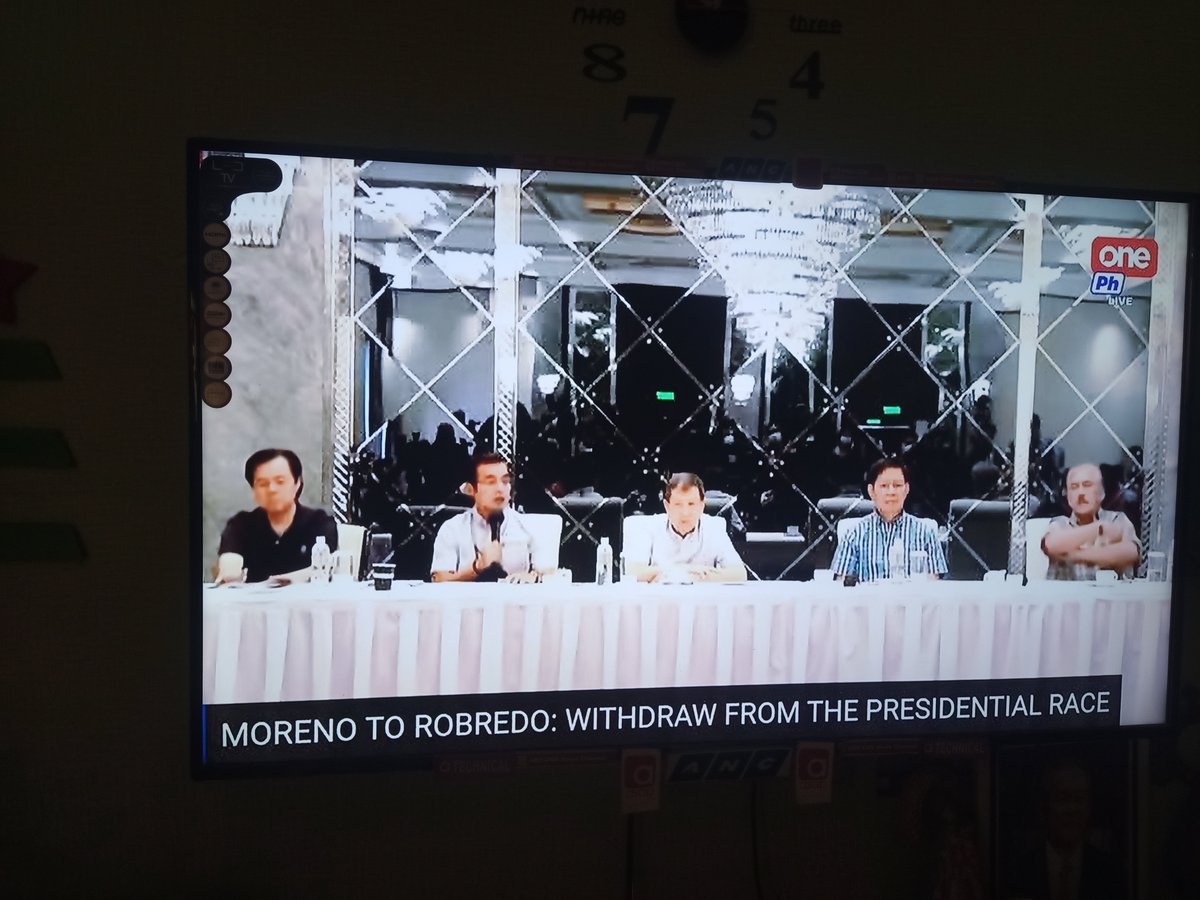 isaidyssed's tweet photo. Alam mo po ba sinasabi mo Yorme!? Baka maxado ka nahhype 😂🤣?! So yang Subject ng presscon nyo na "Unity" is negative campaign for VP Leni pala. Medyo obvious mga sirs! Nagkalat lang kayo, penge ngang basahan/TRAPO! Tapusin nyo na yan sayang gastos! Tinweet nyo na lang sana. https://t.co/NZd5mFBgVN