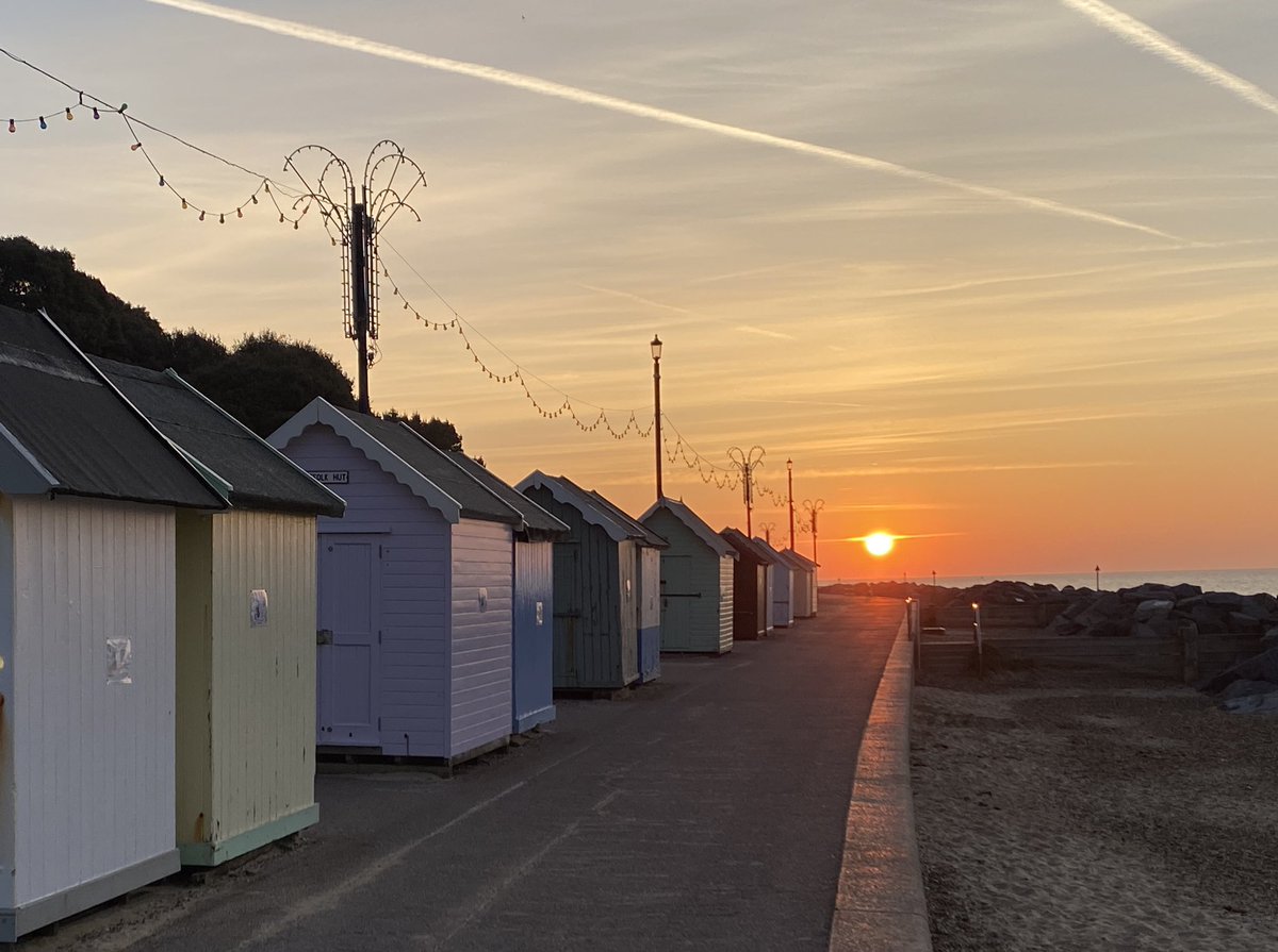 Good morning from #Felixstowe <a href="/ChrisPage90/">Chris Page - Weatherman</a> <a href="/WeatherAisling/">Aisling Creevey</a>