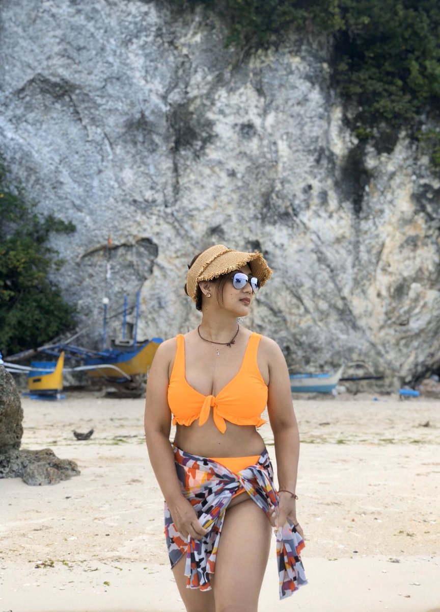 ngigjavier's tweet photo. My stay in #Boracay is not complete without wearing #neons π§‘ππ§‘ #DiniwidBeach #Microtelph #Day4 https://t.co/WZ7ee5QnuJ