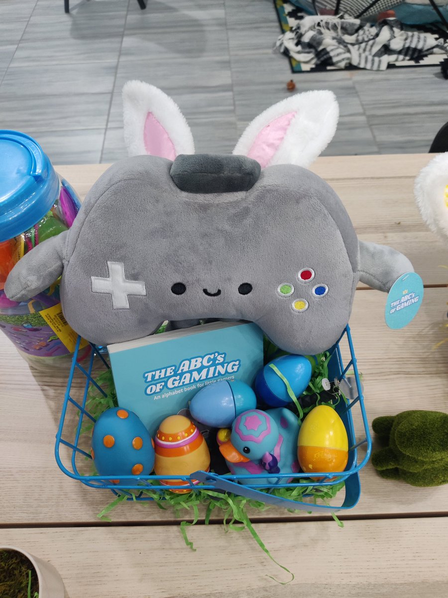 TechFoxYT's tweet image. Baby's first Easter. @LinusTech