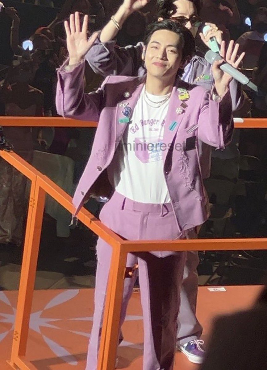 vantaetete's tweet image. that smile