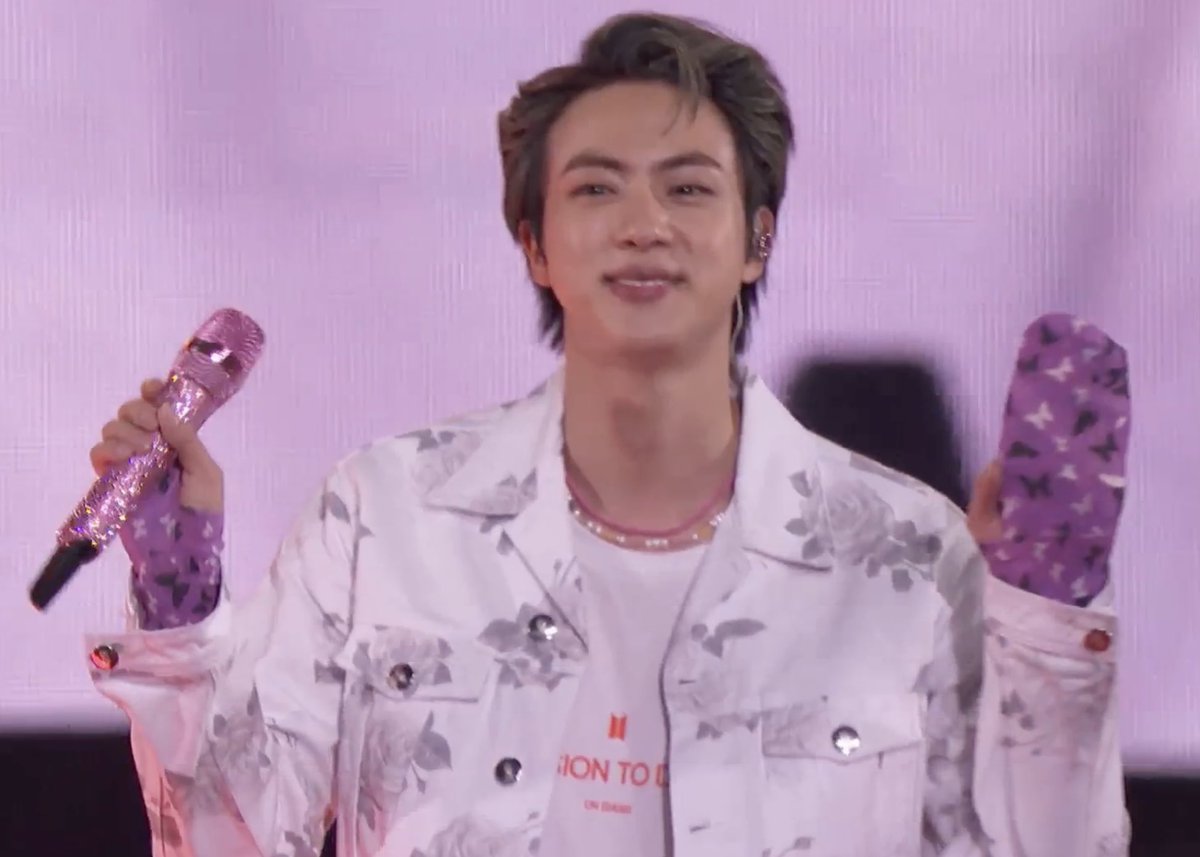 seokjinfile's tweet photo. reply with THANK YOU JIN โก https://t.co/BToUd1DlC4