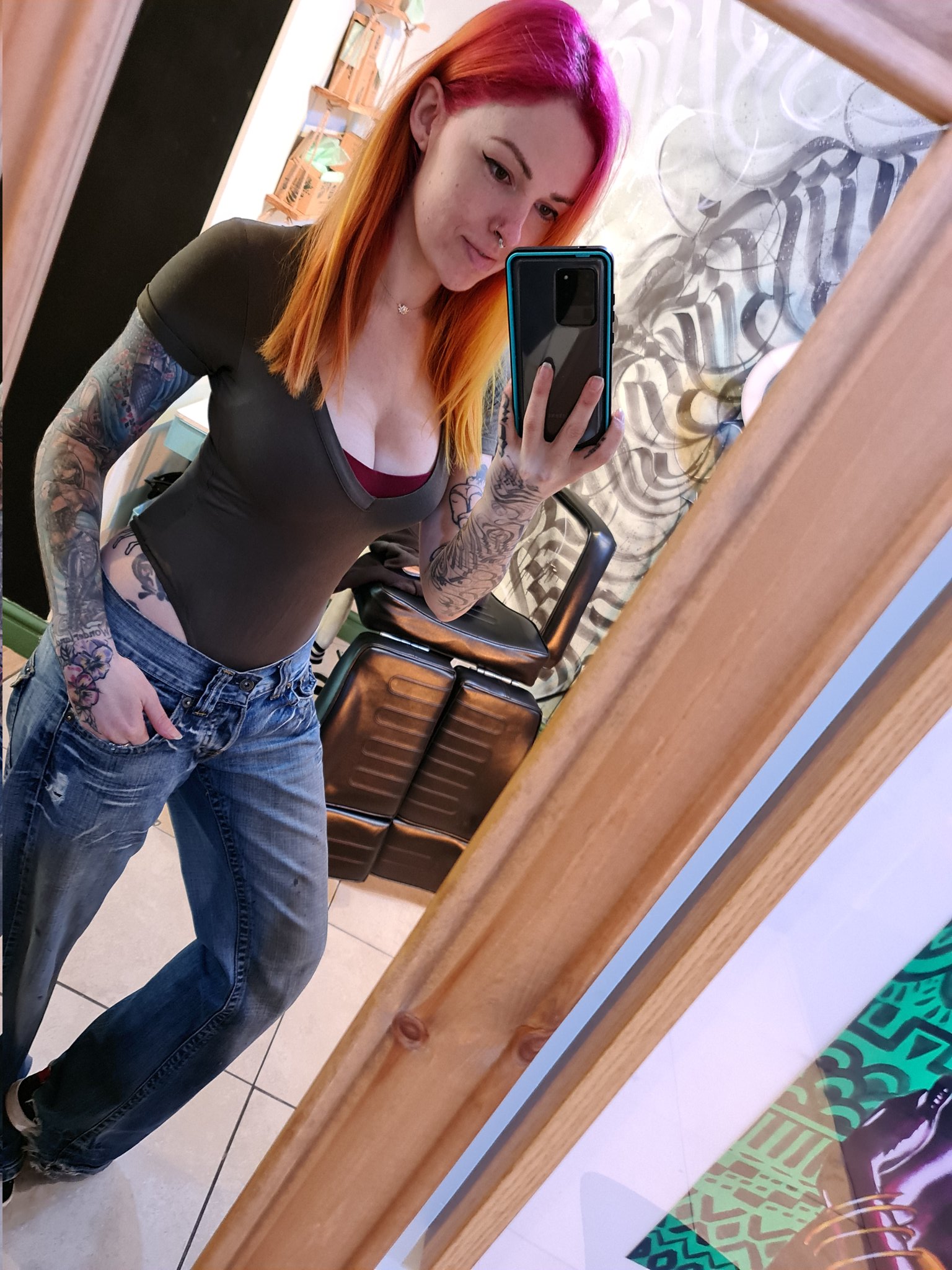 20k followers 🥳🥳🥳 Thankyou so much 💓 not sure what I'm doing but I'll try to keep doing it 😁😘 https://t.co/LA7eMf1h3Q