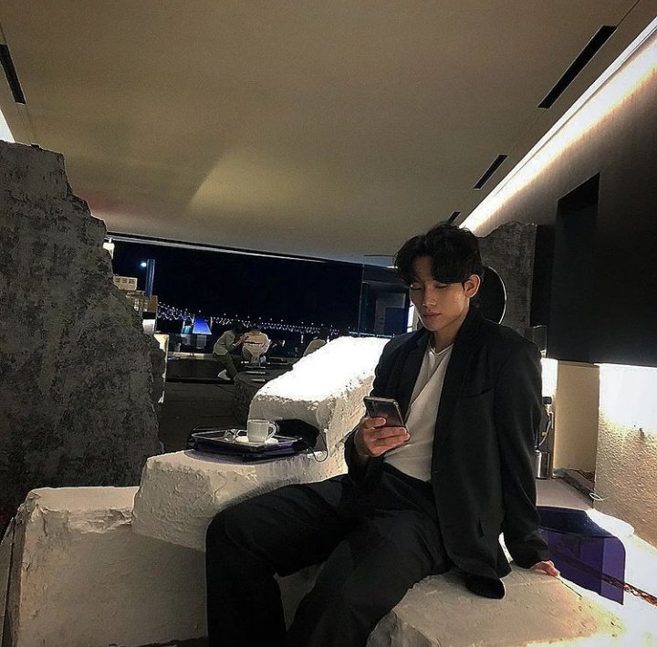 HrTmorVJEv6hRP7's tweet photo. 🎉17042022🎉

💚 HAPPY Di1e DAY 💚
Happy birthday to handsome man 

#다일 #봄에취해 #어위크 #AWEEK #HAPPYDi1eDAY @AWEEK_Official
#Di1e https://t.co/OrySbxKIYV