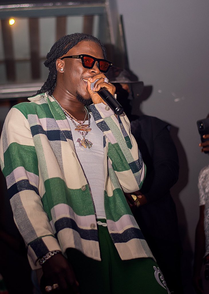 Ahh!! Gwaan <a href="/stonebwoy/">THE TORCHER</a>