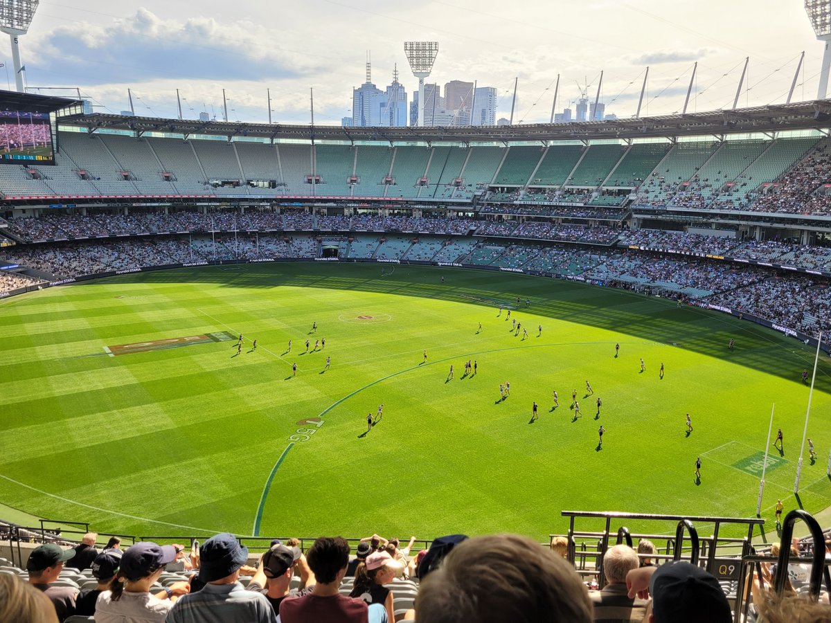 Sunday at the footy

#mcg