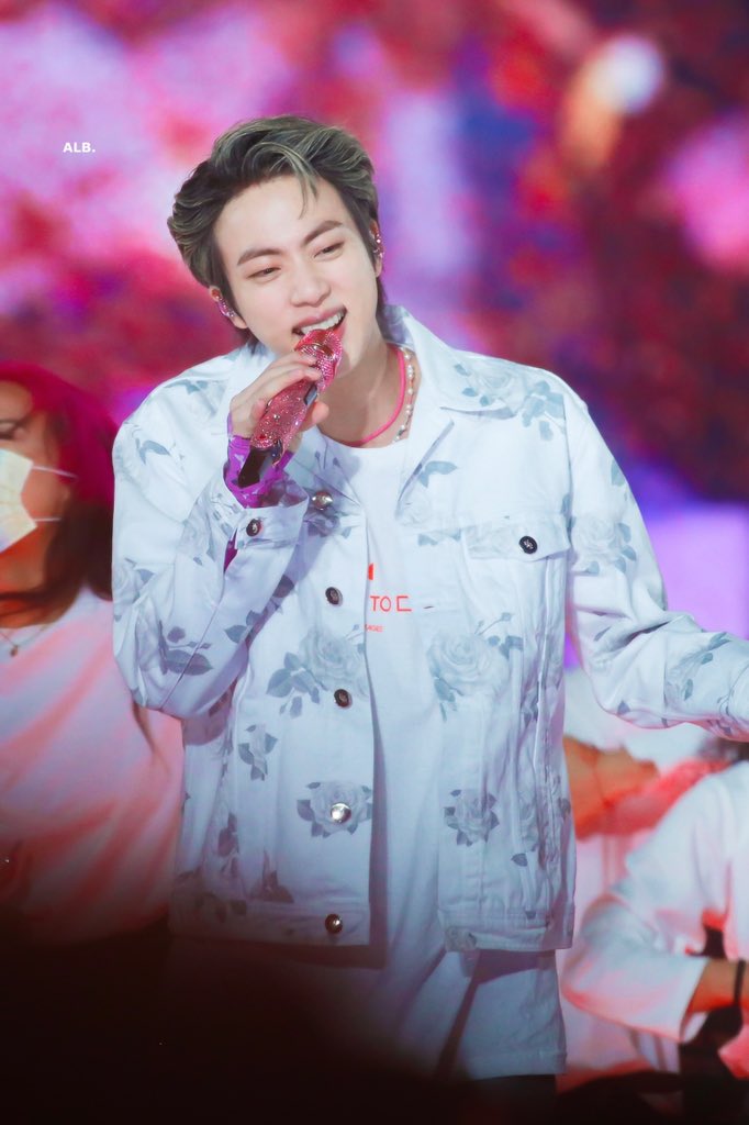 ALittleBraver92's tweet photo. 220416 #방탄소년단진 #김석진 #석진 #진 #BTSJIN #JIN @BTS_twt https://t.co/5iW0vE8S4u