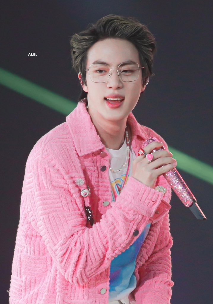 ALittleBraver92's tweet photo. 220416 #방탄소년단진 #김석진 #석진 #진 #BTSJIN #JIN @BTS_twt https://t.co/uteCHtkgCT