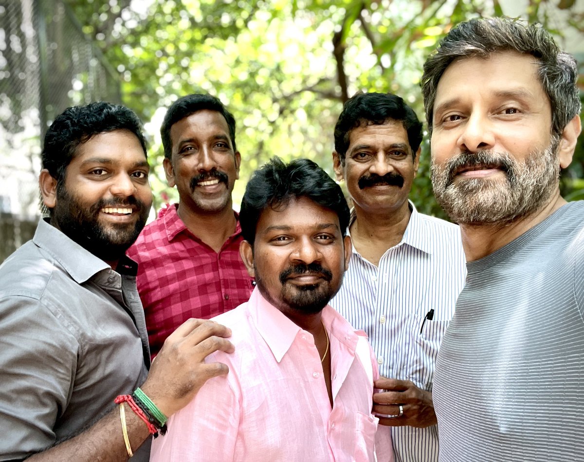 proyuvraaj's tweet photo. Chiyaan's Birthday Special ❤️❤️❤️

@sooriaruna @Kalaiazhagan15 @mugeshsharmaa 

#HappyBirthdayChiyaanVikram 
#HappyBirthDayVikram https://t.co/zp3sizi6uM