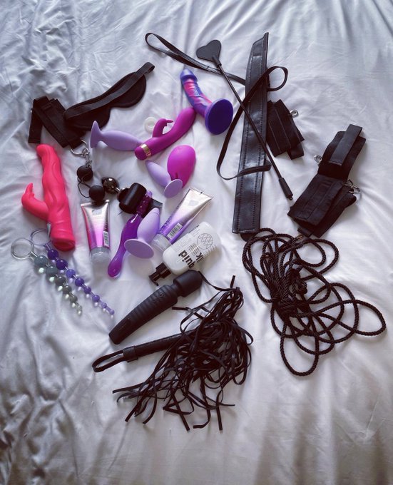What else do I need for the collection? #sextoys #selfpleasure https://t.co/MdIcuGtp1S<a href="/tag/sextoys"class="tags">#sextoys</a><a href="/tag/selfpleasure"class="tags"><span>#selfpleasure</span></a>