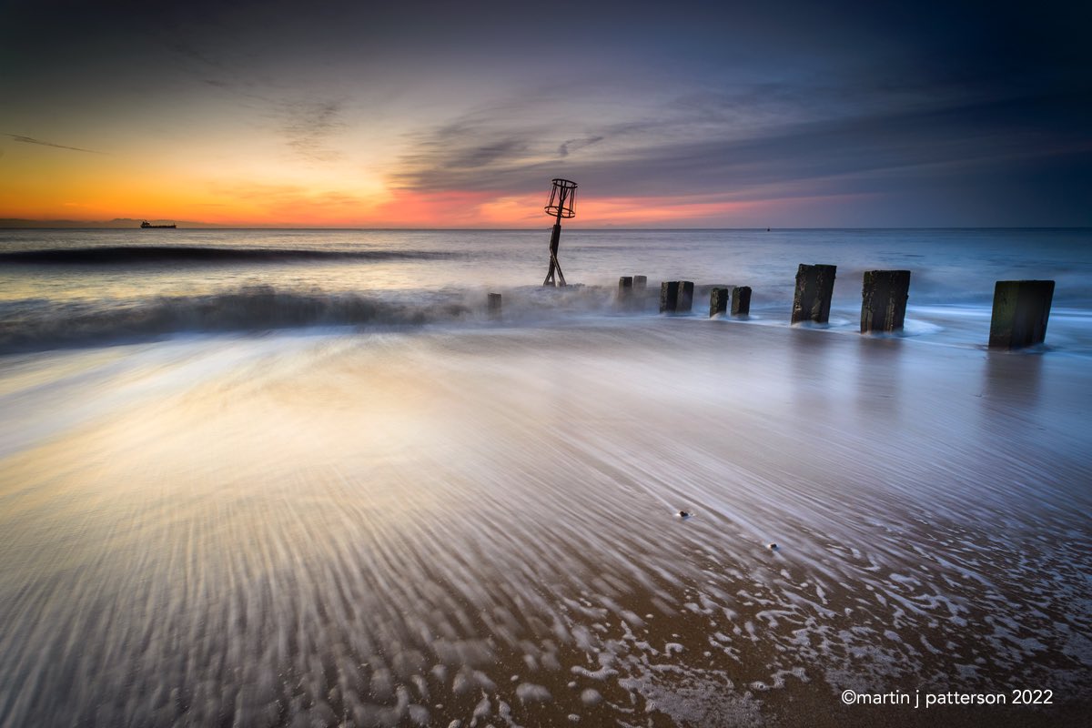 mjpphotos's tweet photo. GM. First light at Gorleston Beach a week or so ago. Always a magical experience at my favourite beach. 

#martinjpatterson #gorlestonbeach #landscapephotography #norfolk #seascape #sunset #stormhour https://t.co/IYtHTRs9Fj