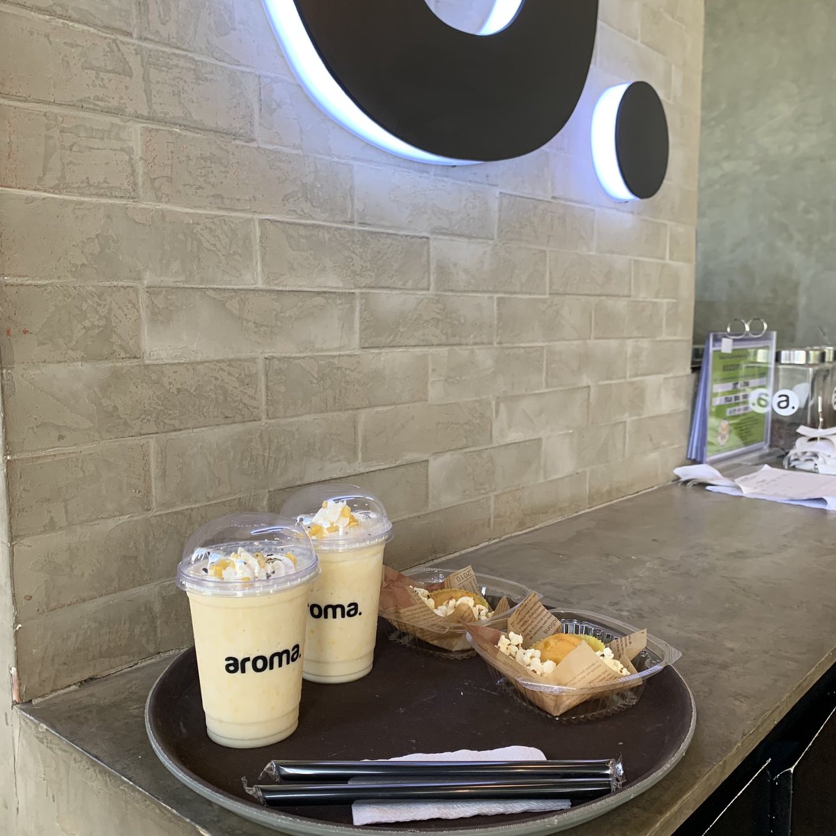 enhypeniloilo's tweet photo. Corn Crush drink and Corn-oh cupcake by Cafe Aroma. π½π€
Exclusive for Jayβs birthday cupsleeve event only! π€
See you, ENGENES!
#BirthJay #EnhypenJayCSE #RunwayWithJay #EngeneFashion https://t.co/oRpzNZej5I