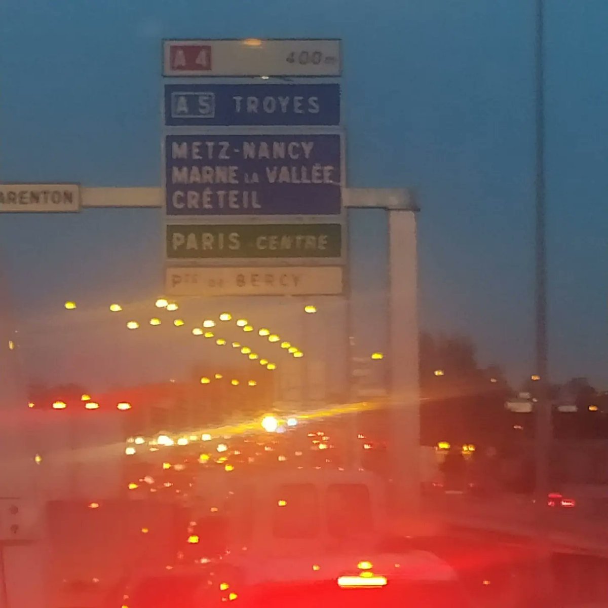 Sporti_5's tweet photo. La ilusión de llevar material médico y medicamentos, saber q nos esperan allí llenos de esperanza, hace q el esfuerzo valga la pena, 3000 km nos separan, eso sí, hay q descansar, coger fuerzas y pq no? dedicar un ratito para disfrutar de las maravillas q hay por el camino 🇪🇸🇫🇷🇩🇪 https://t.co/baHFtqwzl3